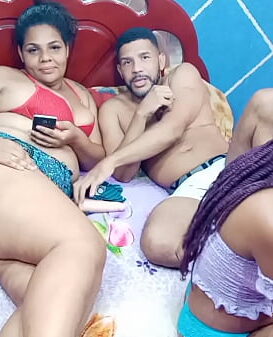Esposa Amadora a Três pela primeira vez. (Nicoli Fox,Arianny koda Rj,Leo ogro))